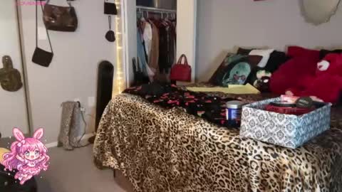 Snapshot of globberton chatting on 04/11/26, 08:35 Baby Bimbo online show from 04/11/26, 08:35