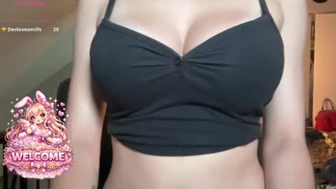 Snapshot of globberton chatting on 04/16/26, 02:01 Baby Bimbo online show from 04/16/26, 02:01