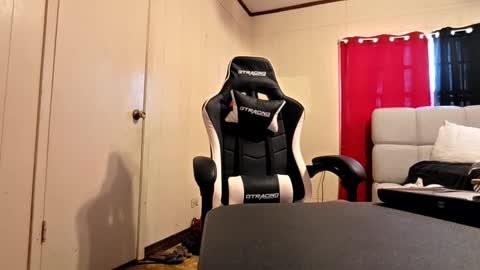 Snapshot of glomightyj chatting on 02/08/26, 08:45 glomightyj online show from 02/08/26, 08:45