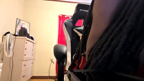 Snapshot of glomightyj chatting on 03/29/26, 08:20 glomightyj online show from 03/29/26, 08:20