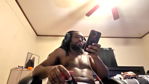 Snapshot of glomightyj chatting on 06/01/26, 10:50 glomightyj online show from 06/01/26, 10:50