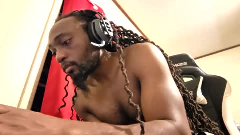 Snapshot of glomightyj chatting on 07/22/26, 04:15 glomightyj online show from 07/22/26, 04:15
