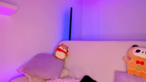 Snapshot of gloomydoll chatting on 12/14/24, 08:08 Mimi online show from 12/14/24, 08:08