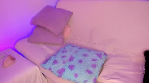 Snapshot of gloomydoll chatting on 02/08/25, 05:50 Mimi online show from 02/08/25, 05:50