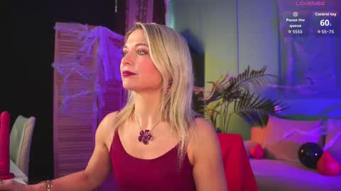 Snapshot of gloria_lovely chatting on 11/04/25, 10:58 Gloria online show from 11/04/25, 10:58