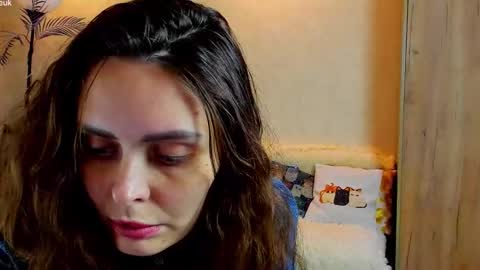 Gloria Wood online show from 10/12/25, 06:07