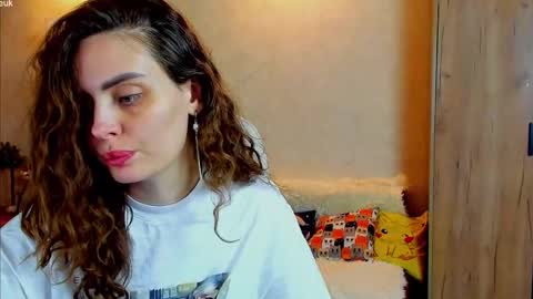 Gloria Wood online show from 11/12/25, 04:18