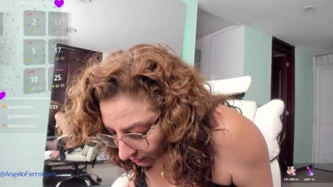 gloriacrespo online show from 01/23/25, 07:29