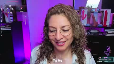 gloriacrespo online show from 10/18/25, 12:13