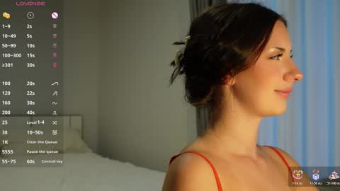 Snapshot of gloriamillss chatting on 11/21/25, 11:36 Gloria online show from 11/21/25, 11:36