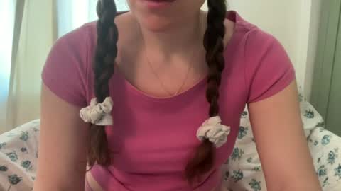 Snapshot of gloriapearl chatting on 06/18/26, 01:15 Gloria Pearl online show from 06/18/26, 01:15