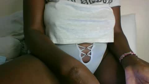 Snapshot of glorious_t chatting on 09/25/25, 11:36 glorious_t online show from 09/25/25, 11:36