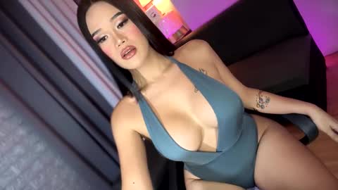 Snapshot of gloriousslutshay chatting on 11/19/25, 06:41 shy online show from 11/19/25, 06:41