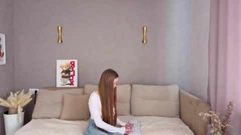 Lora online show from 05/14/26, 06:20