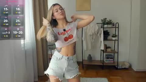 Snapshot of glossybabe_ chatting on 07/14/26, 09:14 Cherry online show from 07/14/26, 09:14