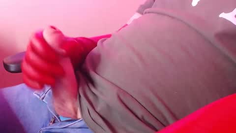 Snapshot of glovemad chatting on 02/24/25, 10:58 Glove Mad online show from 02/24/25, 10:58