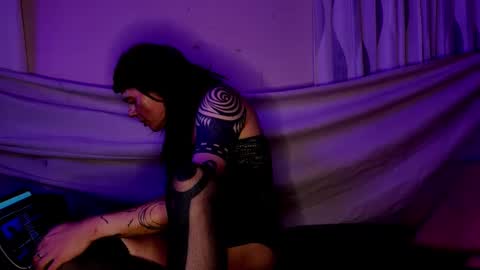 Snapshot of glow92 chatting on 09/10/25, 11:43 Glow Goddess online show from 09/10/25, 11:43