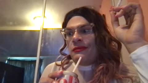 Snapshot of glow92 chatting on 09/21/25, 03:46 Glow Goddess online show from 09/21/25, 03:46