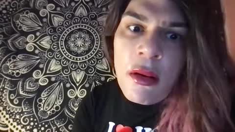 Snapshot of glow92 chatting on 09/30/25, 04:23 Glow Goddess online show from 09/30/25, 04:23