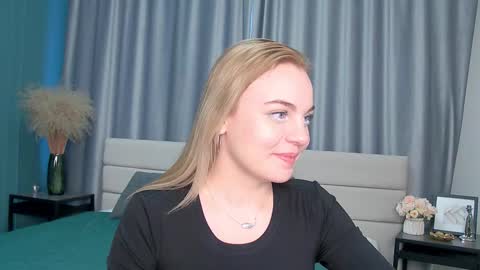 Snapshot of glow_margo chatting on 03/11/26, 01:22 Margo online show from 03/11/26, 01:22