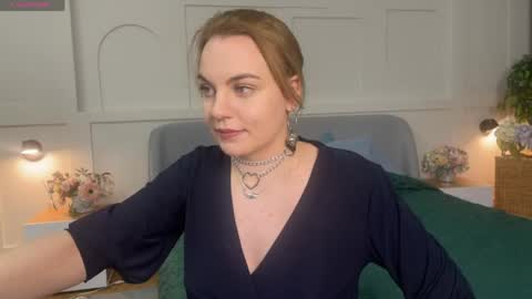 Snapshot of glow_margo chatting on 03/20/26, 01:43 Margo online show from 03/20/26, 01:43