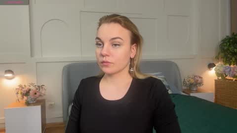 Snapshot of glow_margo chatting on 03/21/26, 12:59 Margo online show from 03/21/26, 12:59