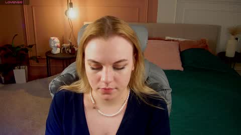 Snapshot of glow_margo chatting on 04/12/26, 01:21 Margo online show from 04/12/26, 01:21