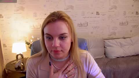 Snapshot of glow_margo chatting on 05/11/26, 01:11 Margo online show from 05/11/26, 01:11