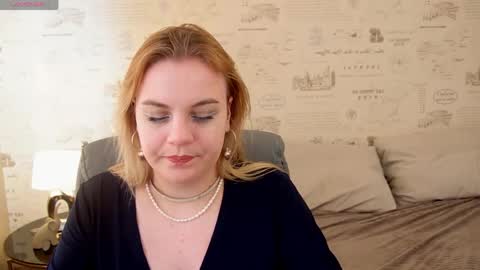 Snapshot of glow_margo chatting on 05/28/26, 01:14 Margo online show from 05/28/26, 01:14