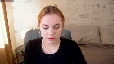 Snapshot of glow_margo chatting on 05/30/26, 01:03 Margo online show from 05/30/26, 01:03