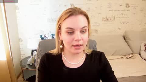 Snapshot of glow_margo chatting on 06/03/26, 01:19 Margo online show from 06/03/26, 01:19