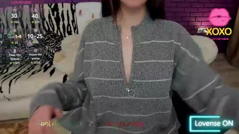 Snapshot of glowmimi chatting on 04/12/26, 04:45 Mia online show from 04/12/26, 04:45