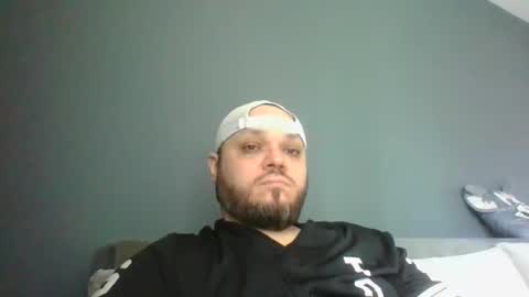 Snapshot of glusgan chatting on 02/19/25, 09:17 Your boy online show from 02/19/25, 09:17