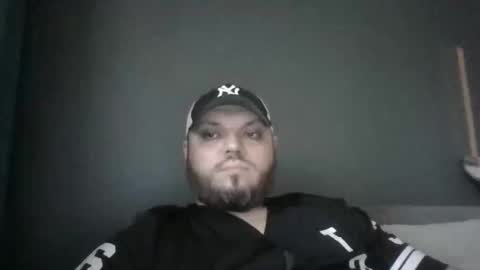 Snapshot of glusgan chatting on 02/19/25, 03:27 Your boy online show from 02/19/25, 03:27