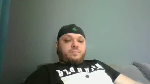 Snapshot of glusgan chatting on 03/04/25, 11:40 Your boy online show from 03/04/25, 11:40