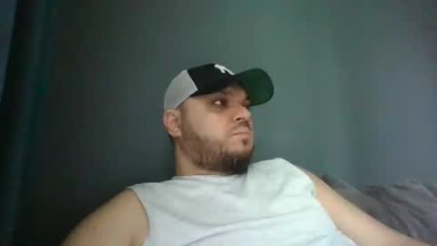 Snapshot of glusgan chatting on 03/10/25, 07:32 Your boy online show from 03/10/25, 07:32