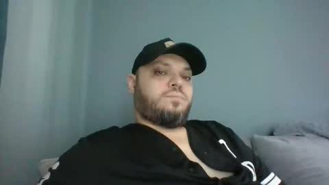 Snapshot of glusgan chatting on 09/16/25, 07:31 Your boy online show from 09/16/25, 07:31