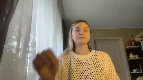 Snapshot of glynisbucknell chatting on 06/16/26, 11:35 Nikki online show from 06/16/26, 11:35