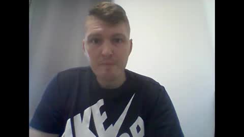 Snapshot of gmonay1331 chatting on 10/06/25, 10:29 gmonay1331 online show from 10/06/25, 10:29