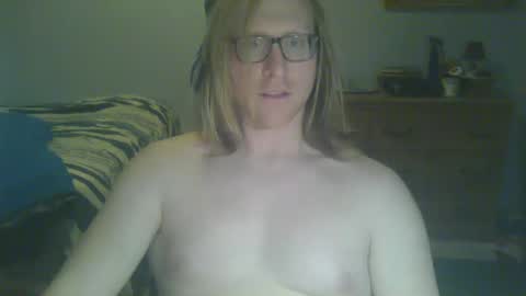 Snapshot of gnger31foru chatting on 01/09/25, 02:11 Steven Meadow online show from 01/09/25, 02:11