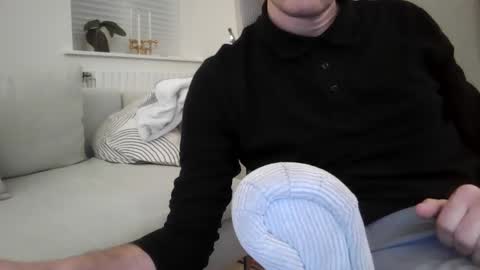 Gnusmas4you online show from 12/17/25, 07:42