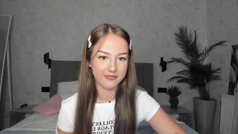 Snapshot of go0d_grl chatting on 10/13/25, 08:47 Lina online show from 10/13/25, 08:47