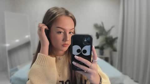 Snapshot of go0d_grl chatting on 10/27/25, 08:29 Lina online show from 10/27/25, 08:29