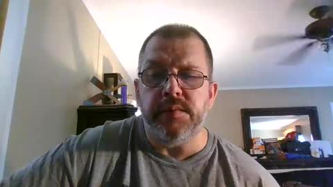 Snapshot of gobey33 chatting on 09/22/25, 04:42 IDKIDCIDGAF online show from 09/22/25, 04:42