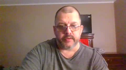 Snapshot of gobey33 chatting on 04/19/26, 11:51 IDKIDCIDGAF online show from 04/19/26, 11:51