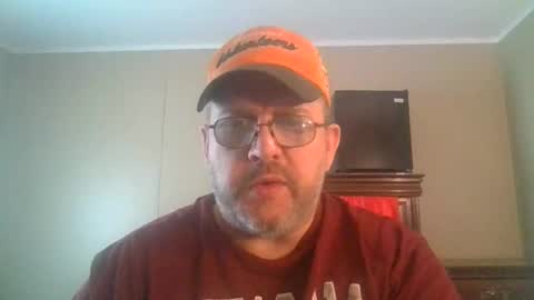 Snapshot of gobey33 chatting on 04/23/26, 05:48 IDKIDCIDGAF online show from 04/23/26, 05:48