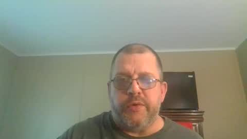 Snapshot of gobey33 chatting on 04/24/26, 03:14 IDKIDCIDGAF online show from 04/24/26, 03:14