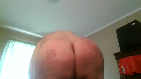 Snapshot of gobey33 chatting on 04/30/26, 04:35 IDKIDCIDGAF online show from 04/30/26, 04:35