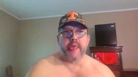 Snapshot of gobey33 chatting on 05/14/26, 03:41 IDKIDCIDGAF online show from 05/14/26, 03:41