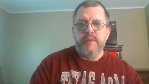 Snapshot of gobey33 chatting on 05/16/26, 05:12 IDKIDCIDGAF online show from 05/16/26, 05:12